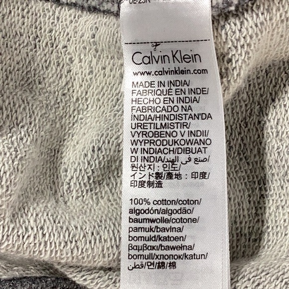 Calvin Klein swears - Picture 4 of 5